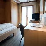 Alphorn Hotel 3*