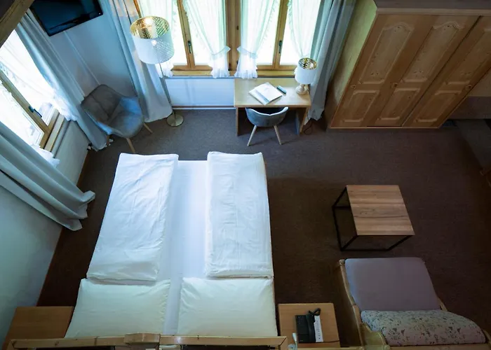 ألفورن فندق غشتاد